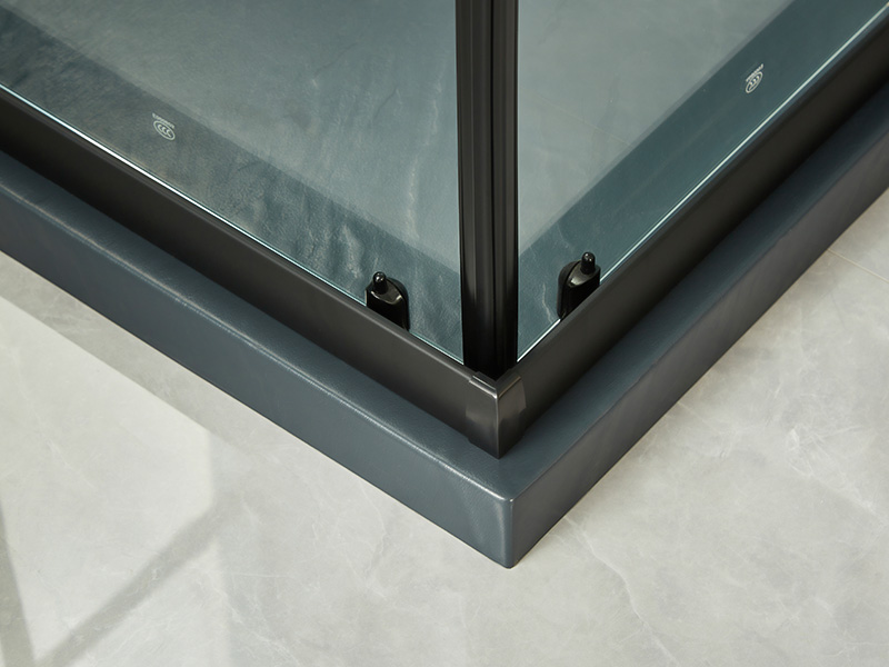 Box de chuveiro deslizante SQ, vidro temperado transparente, perfil de alumínio preto, alça com furos duplos, com bandeja Box de chuveiro deslizante SQ, vidro temperado transparente, perfil de alumínio preto, alça com furos duplos, com bandeja