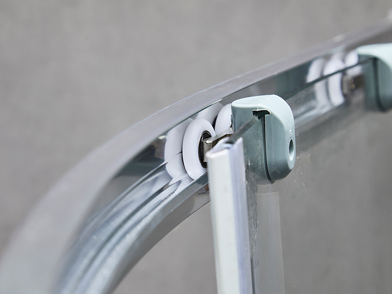 Gabinete de chuveiro deslizante SE, vidro temperado transparente, perfil de alumínio cromado, alça com furos duplos, sem bandeja Gabinete de chuveiro deslizante SE, vidro temperado transparente, perfil de alumínio cromado, alça com furos duplos, sem bandeja